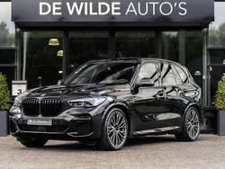 Zwart Gebruikt 2022 BMW X5 M Sport SUV | € 71.900 (Eerlijke prijs)