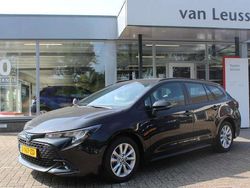 Zwart Gebruikt 2024 Toyota Corolla Active Stationwagen | € 27.900 (Eerlijke prijs)