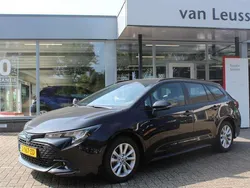 Zwart Gebruikt 2024 Toyota Corolla Active Stationwagen | € 28.900 (Eerlijke prijs)