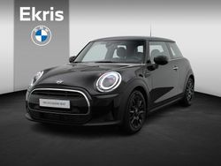 Zwart Gebruikt 2021 Mini ONE Classic Hatchback | € 21.900 (Iets duurder)