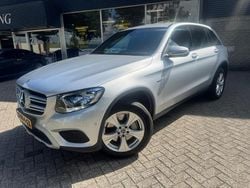 Grijs, metallic lak Gebruikt 2017 Mercedes GLC350 Business SUV | € 23.750 (Eerlijke prijs)
