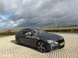 Grijs Gebruikt 2016 BMW 330 Executive Sedan | € 15.250