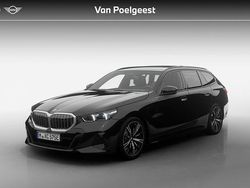 Zwart, metallic lak Nieuw 2025 BMW 530e M Sport Stationwagen | € 87.839 (Eerlijke prijs)
