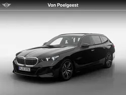 Zwart, metallic lak Nieuw 2025 BMW 530e M Sport Stationwagen | € 87.839 (Eerlijke prijs)