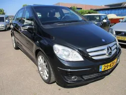 Zwart Gebruikt 2005 Mercedes B200 MPV | € 3.999 (Eerlijke prijs)