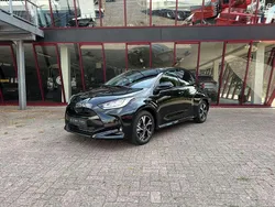 Zwart Nieuw 2025 Toyota Yaris Hybrid Comfort Hatchback | € 27.950 (Super prijs)