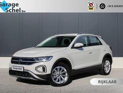 Grijs Gebruikt 2024 VW T-Roc Style SUV | € 32.950 (Eerlijke prijs)