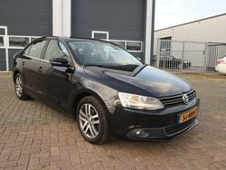 Zwart Gebruikt 2011 VW Jetta Highline Sedan | € 4.950 (Eerlijke prijs)