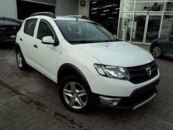 Wit Gebruikt 2015 Dacia Sandero Stepway Hatchback | € 9.495 (Eerlijke prijs)
