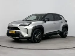 Licht grijs metallic Gebruikt 2022 Toyota Yaris Cross Limited SUV | € 29.445 (Eerlijke prijs)