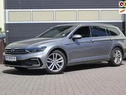 Grijs Gebruikt 2020 VW Passat Business Stationwagen | € 23.400 (Goede deal)