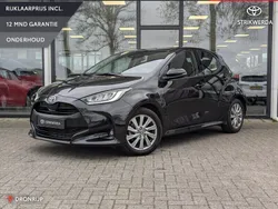 , metallic lak Gebruikt 2023 Toyota Yaris Hybrid Plus Hatchback | € 22.995 (Goede deal)
