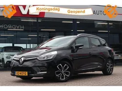 Zwart, metallic lak Gebruikt 2016 Renault Clio GrandTour Zen Stationwagen | € 6.948 (Duur)