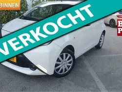 Wit Gebruikt 2015 Toyota Aygo Hatchback | € 6.499 (Super prijs)