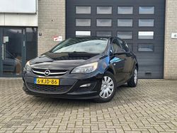 Zwart (metallic) Gebruikt 2013 Opel Astra Business Hatchback | € 6.350 (Eerlijke prijs)