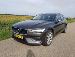 Grijs Gebruikt 2019 Volvo V60 Momentum Stationwagen | € 29.900 (Goede deal)