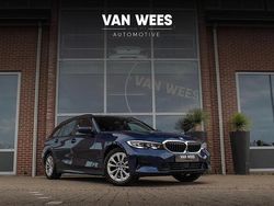 Blauw, metallic lak Gebruikt 2021 BMW 318 Executive Stationwagen | € 22.950 (Super prijs)
