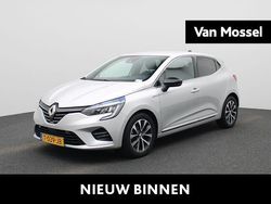 Grijs Gebruikt 2023 Renault Clio V Techno Hatchback | € 17.440 (Eerlijke prijs)
