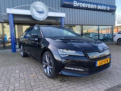 Zwart Gebruikt 2022 Skoda Superb SportLine Stationwagen | € 29.950 (Iets duurder)