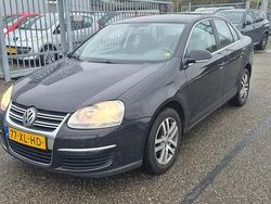 Zwart (metallic) Gebruikt 2007 VW Jetta Comfortline Sedan | € 1.445 (Eerlijke prijs)