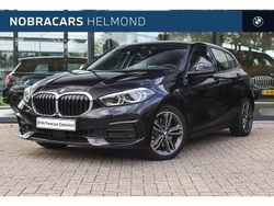 Zwart Gebruikt 2023 BMW 118 Sport Line Hatchback | € 26.950 (Eerlijke prijs)