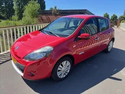 Rood Gebruikt 2011 Renault Clio II Collection Hatchback | € 3.750 (Eerlijke prijs)