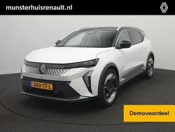 Wit metallic Gebruikt 2024 Renault Scénic Iconic MPV | € 45.950 (Iets duurder)