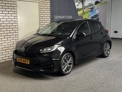 Zwart Gebruikt 2024 Toyota Yaris Hybrid Executive Hatchback | € 31.950