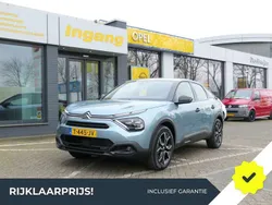 Blauw, metallic lak Gebruikt 2023 Citroën e-C4 Feel SUV | € 19.990 (Eerlijke prijs)