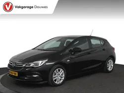 Zwart Gebruikt 2019 Opel Astra Edition Hatchback | € 14.950 (Eerlijke prijs)