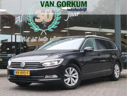 Zwart Gebruikt 2018 VW Passat Comfortline Stationwagen | € 17.445 (Eerlijke prijs)