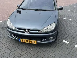 Grijs Gebruikt 2005 Peugeot 206 Stationwagen | € 1.350 (Iets duurder)