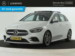Digitaalwit metaalkleur Gebruikt 2019 Mercedes B180 Business MPV | € 26.945 (Duur)