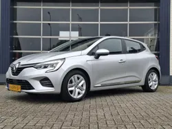 Zilver Gebruikt 2020 Renault Clio V Zen Hatchback | € 11.750 (Eerlijke prijs)
