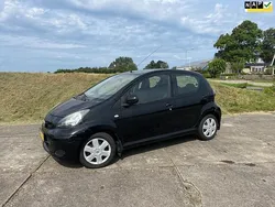 Zwart Gebruikt 2009 Toyota Aygo Comfort Hatchback | € 3.375 (Eerlijke prijs)