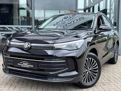 Zwart Gebruikt 2024 VW Tiguan Business SUV | € 39.750 (Super prijs)