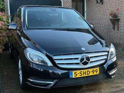 Zwart Gebruikt 2013 Mercedes B180 Ambition MPV | € 12.500 (Eerlijke prijs)