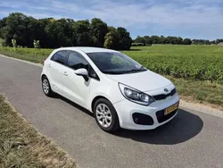 Wit Gebruikt 2013 Kia Rio Plus MPV | € 4.950 (Goede deal)