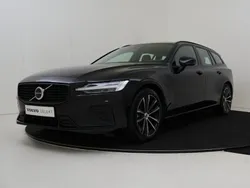 Zwart Gebruikt 2023 Volvo V60 Plus Stationwagen | € 47.935 (Eerlijke prijs)
