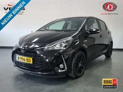 Zwart Gebruikt 2017 Toyota Yaris Hatchback | € 16.850 (Iets duurder)