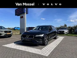 Zwart Gebruikt 2020 Volvo V60 Momentum Stationwagen | € 25.940 (Eerlijke prijs)