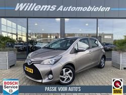 Grijs Gebruikt 2015 Toyota Yaris Hybrid Limited Hatchback | € 9.750 (Super prijs)