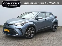 Grijs metallic Gebruikt 2022 Toyota C-HR SUV | € 25.940 (Eerlijke prijs)