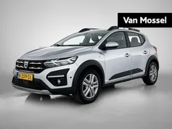 Grijs Gebruikt 2021 Dacia Sandero Comfort Hatchback | € 15.940 (Eerlijke prijs)