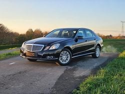 Zwart Gebruikt 2009 Mercedes E250 Elegance Sedan | € 13.950 (Iets duurder)