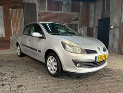 Grijs Gebruikt 2006 Renault Clio II Rip Curl Hatchback | € 2.199 (Eerlijke prijs)