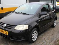 Zwart (metallic) Gebruikt 2006 VW Fox Black Edition Hatchback | € 950 (Goede deal)