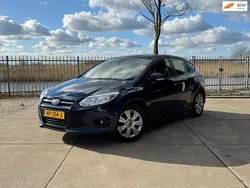 Blauw Gebruikt 2013 Ford Focus Trend Hatchback | € 6.975 (Goede deal)