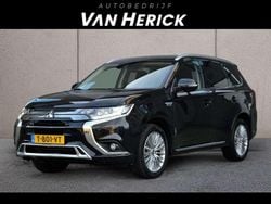 Zwart Gebruikt 2020 Mitsubishi Outlander P-HEV Intense+ SUV | € 18.945 (Super prijs)