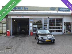 Zwart Gebruikt 2011 Mercedes C180 Avantgarde Sedan | € 10.950 (Eerlijke prijs)